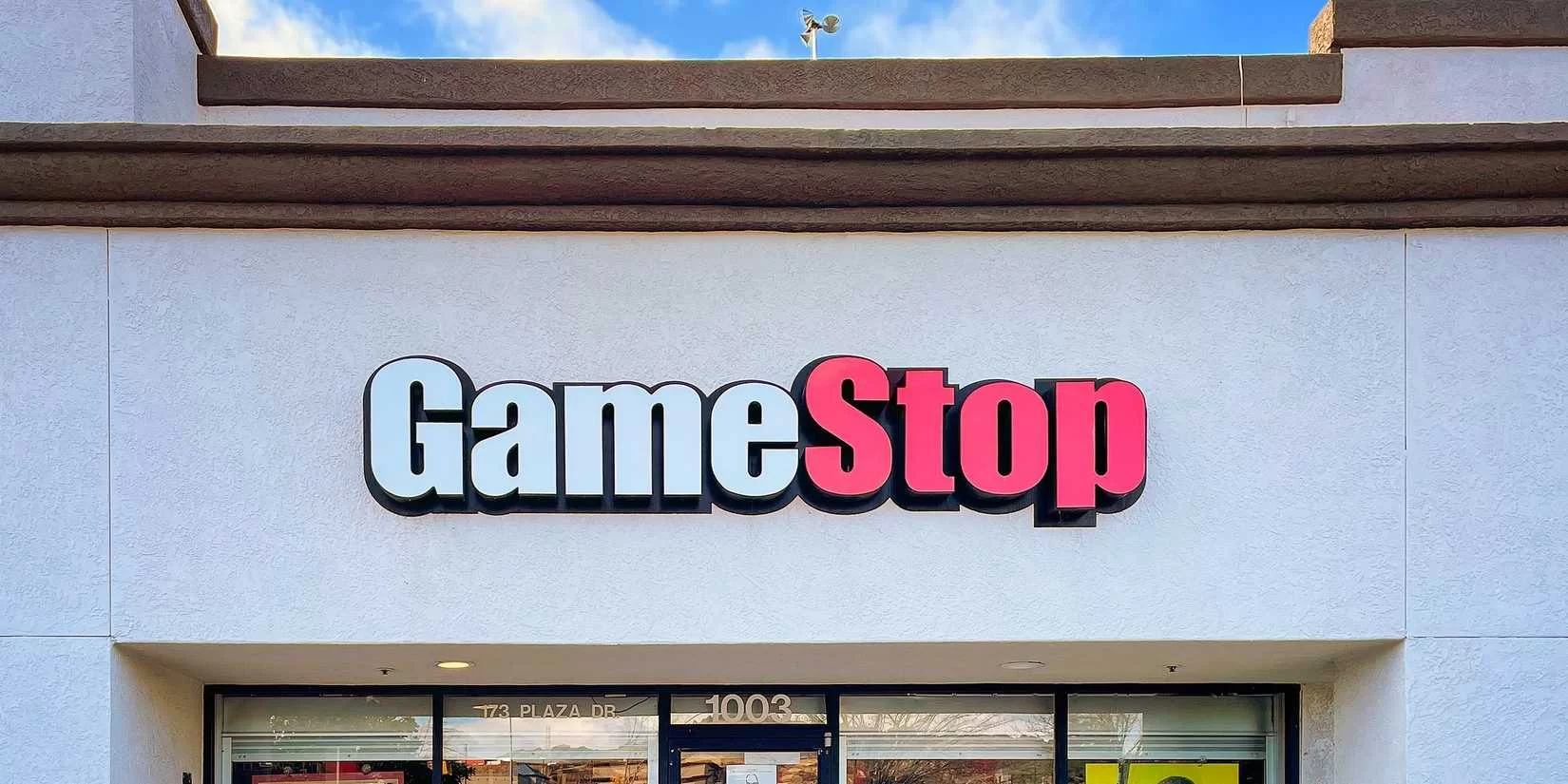Car-Ramming Robbery Hits Chicago GameStop, Sparks Police Pursuit